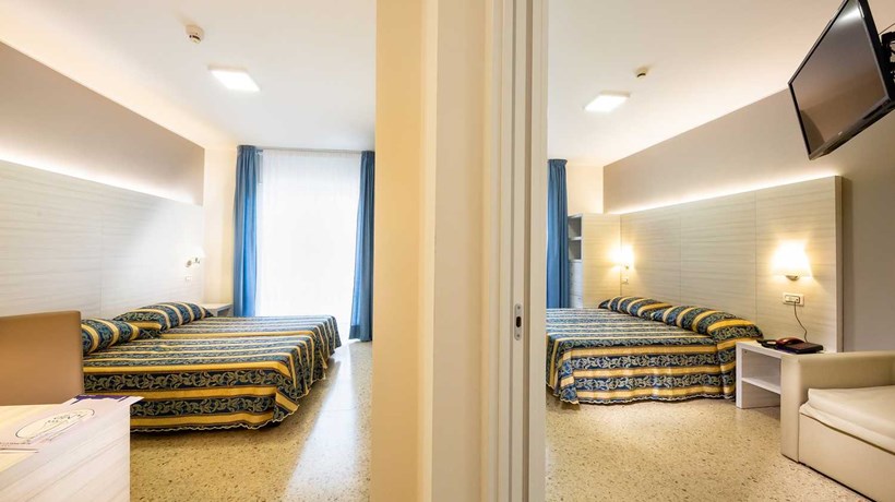 Hotel Marco Polo: Superior rooms with interconnecting doors (Caorle ...